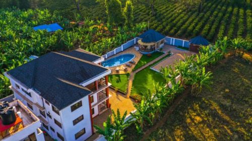 Dual Mountain view lodge