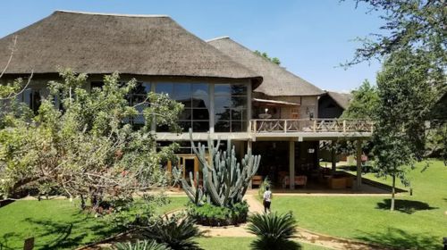 Weru Weru River Lodge